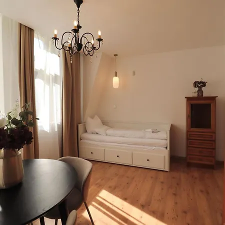 Apartma Justina 1880 *